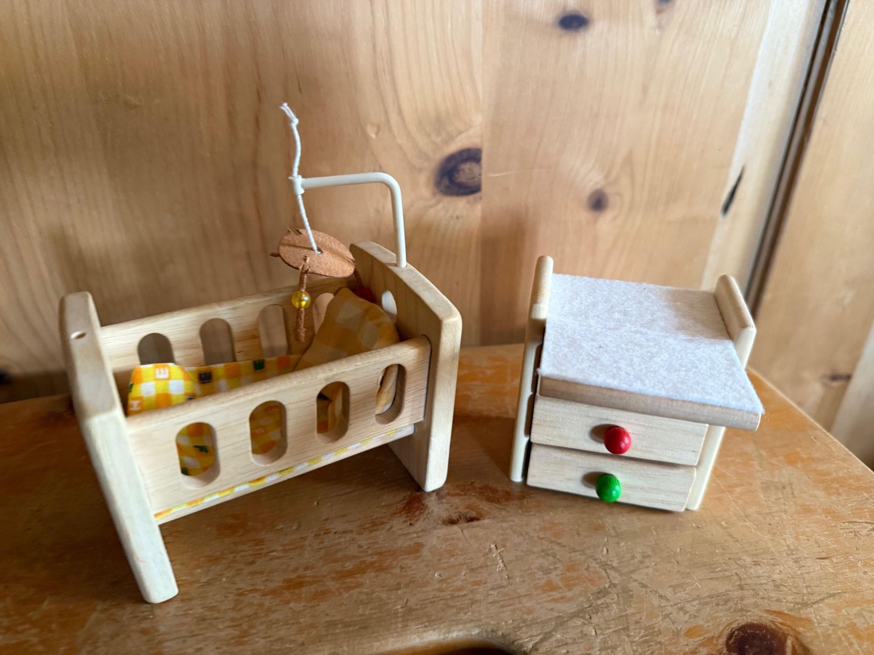 Puppenhäuser & -möbel: Puppenhaus Möbel - Nursery – Gebraucht aus Forch von amabokke101 1