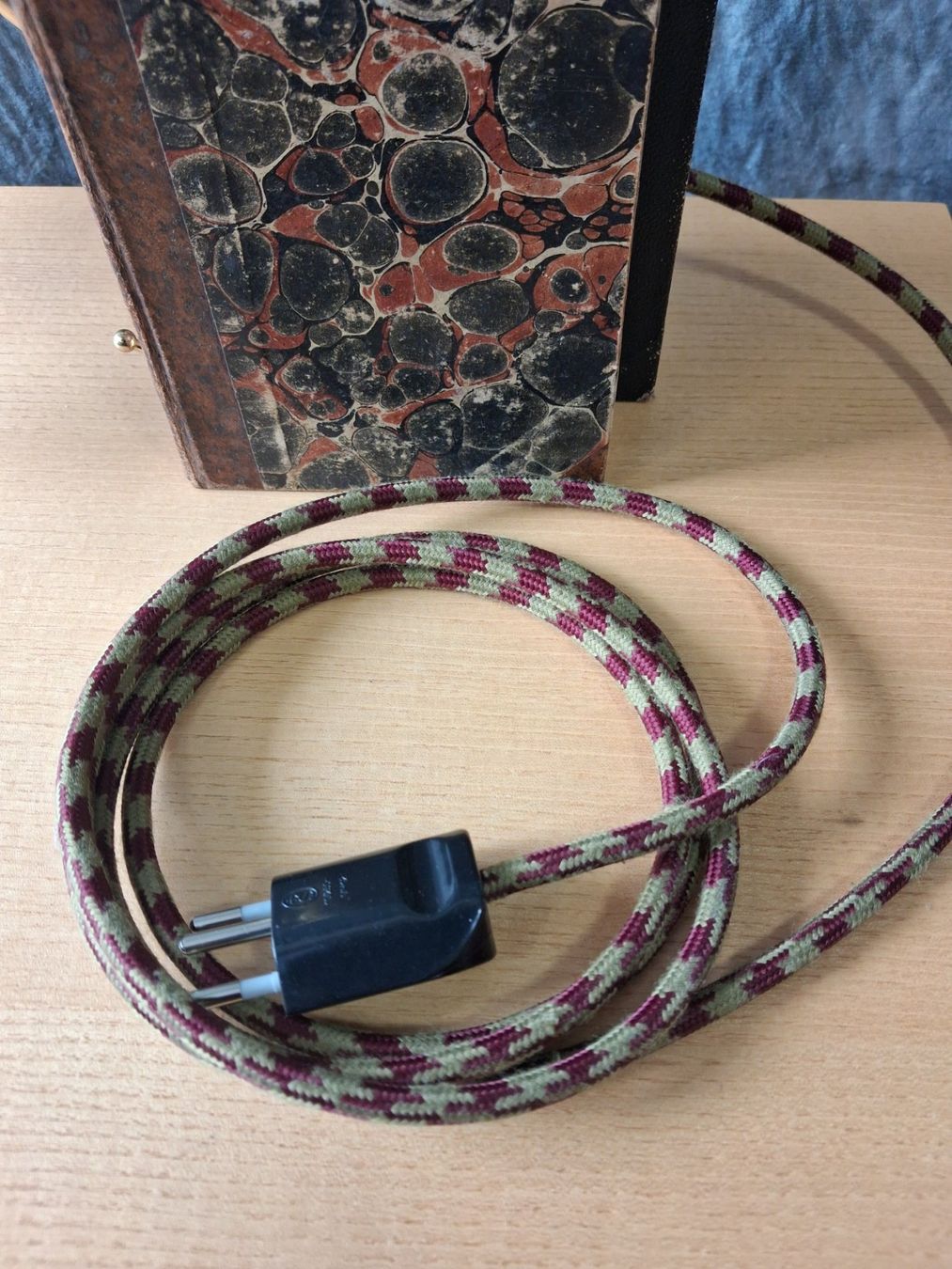Lampade: Eigen Kreation  Büchergestell Lampe – Nuovo (secondo la descrizione) da Winterthur venduto da lampenretter 2