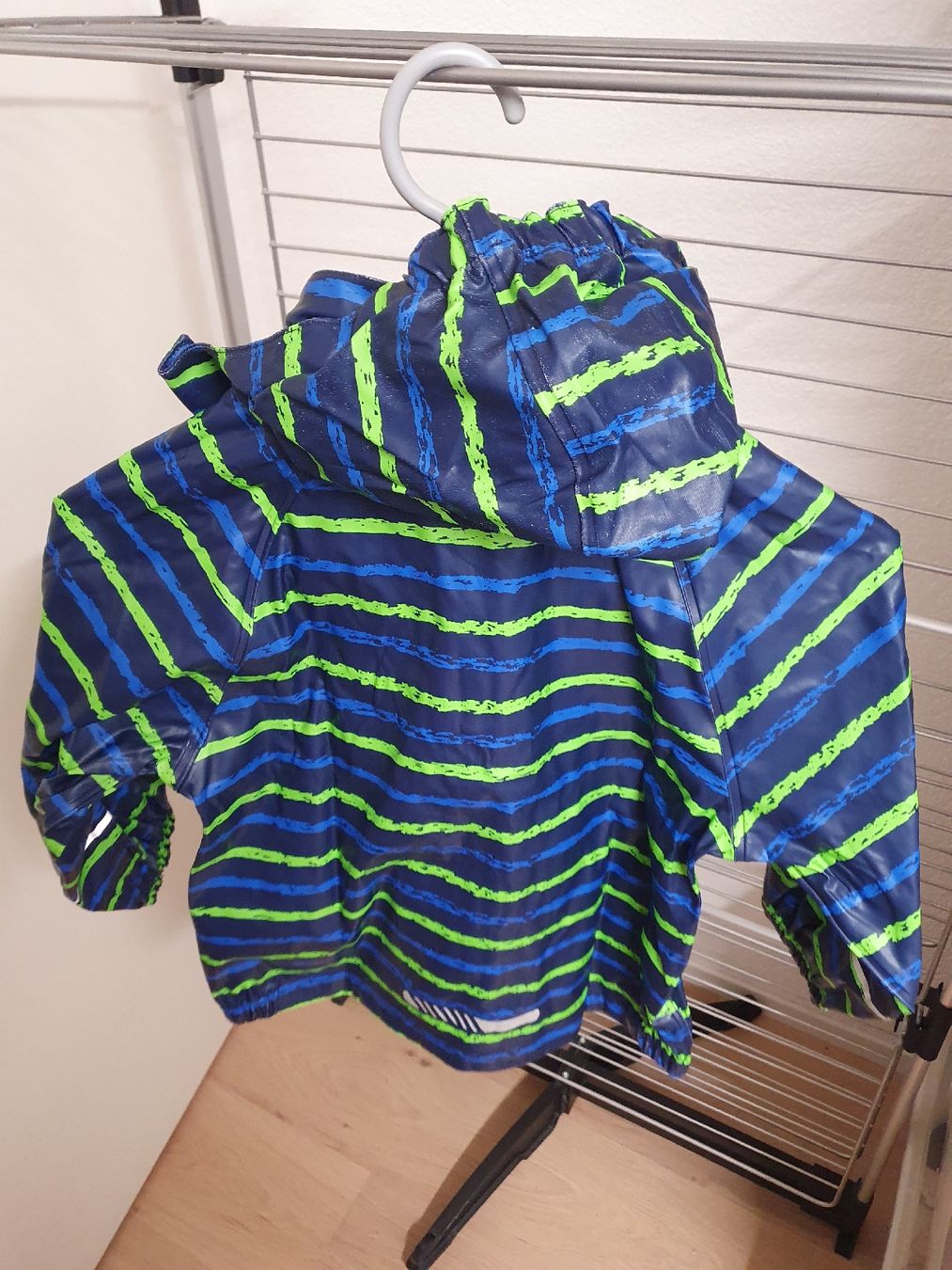Jacken & Mäntel: Dino Regenjacke Gr 110 – Gebraucht aus Niederönz von STI88 2