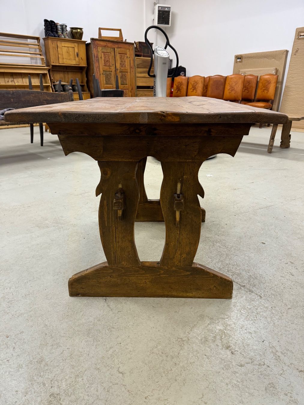 Tavoli: Exquisite Rustic Wooden Table – Usato da Oeschseite venduto da -Luxury-On-Line- 4