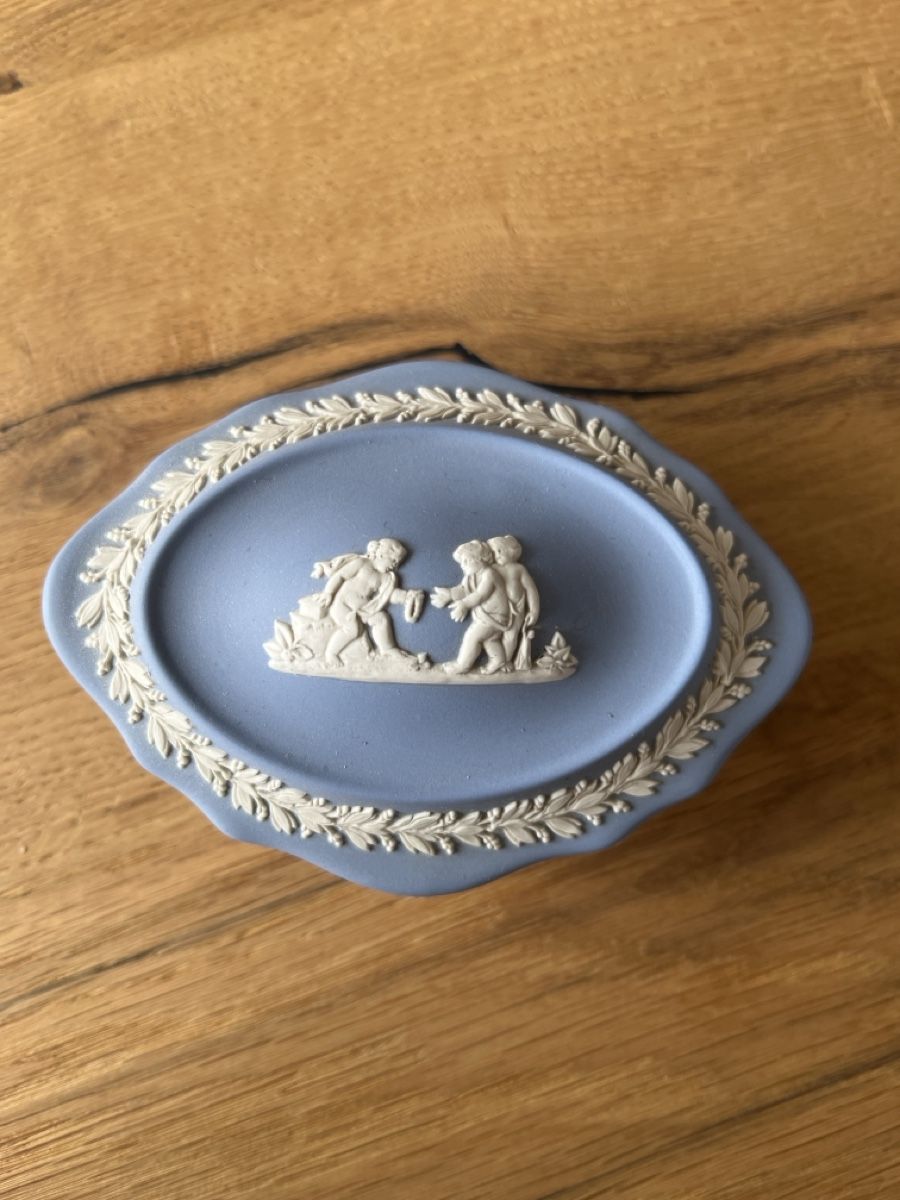 Zuccheriere: Wunderschöne Wedgwood Dose/Schmuckdose, hellblau, Vintage – Usato da Thun venduto da mre_tsg5