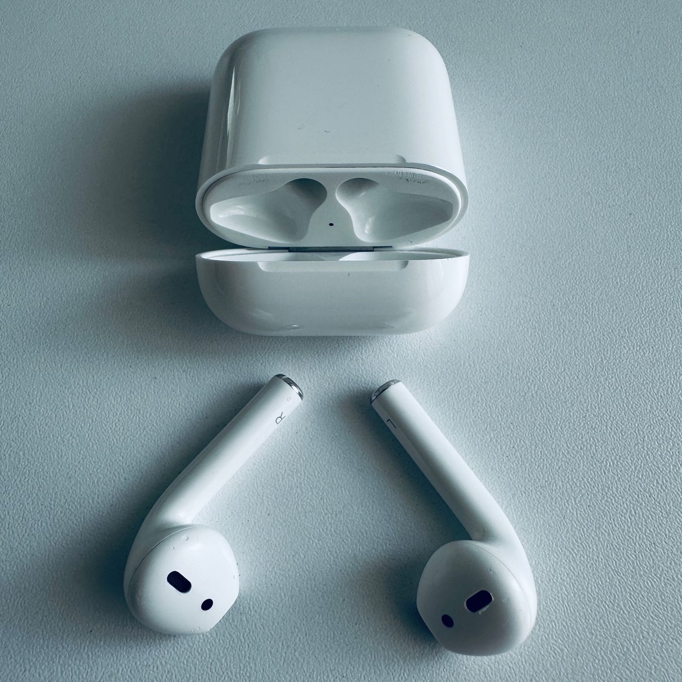 Apple Cuffie: Original Apple AirPods 2 Kopfhörer Wireless Lightning Kabel – Usato da Basel venduto da MY.AIRPODS.SHOP 3