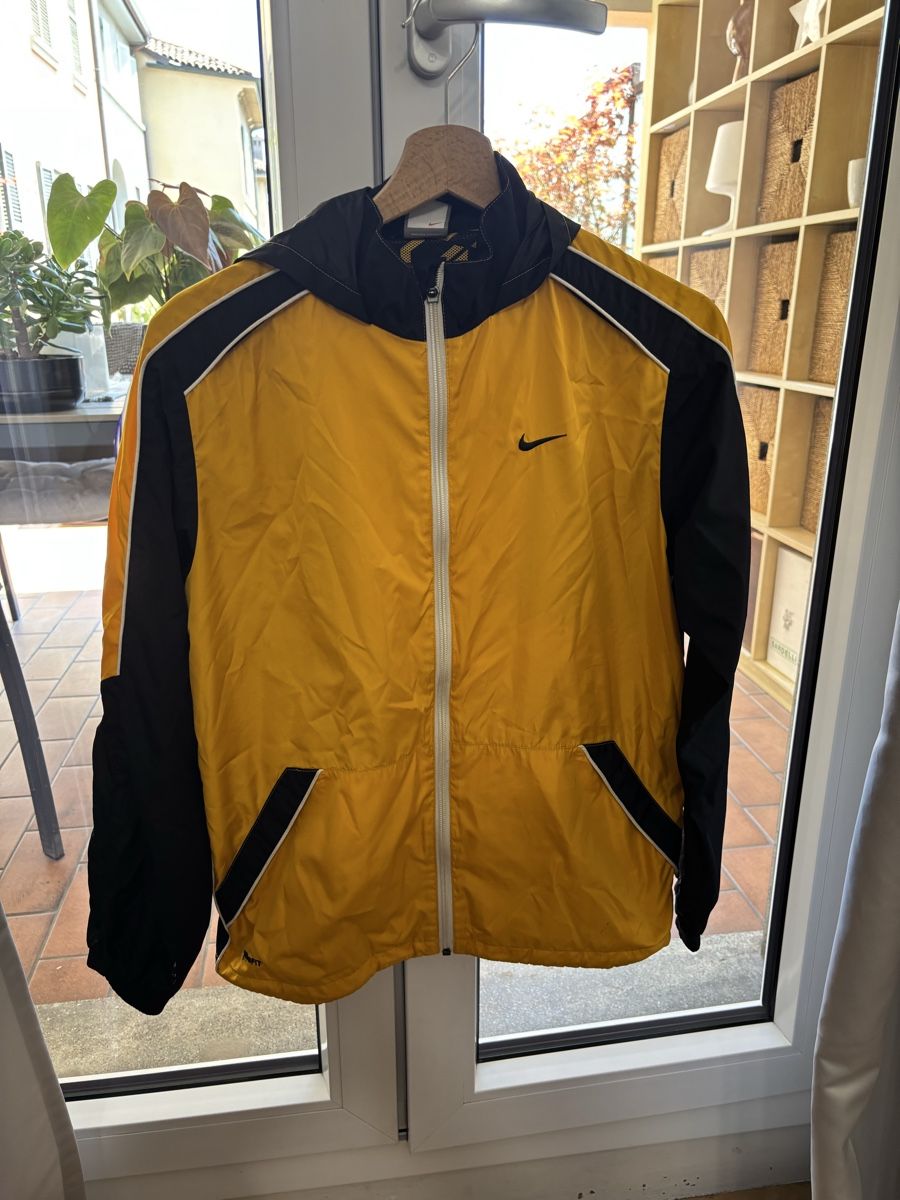 Giacche: Y2K Nike Vintage jacket – Usato da Lugano venduto da fca_bfs9
