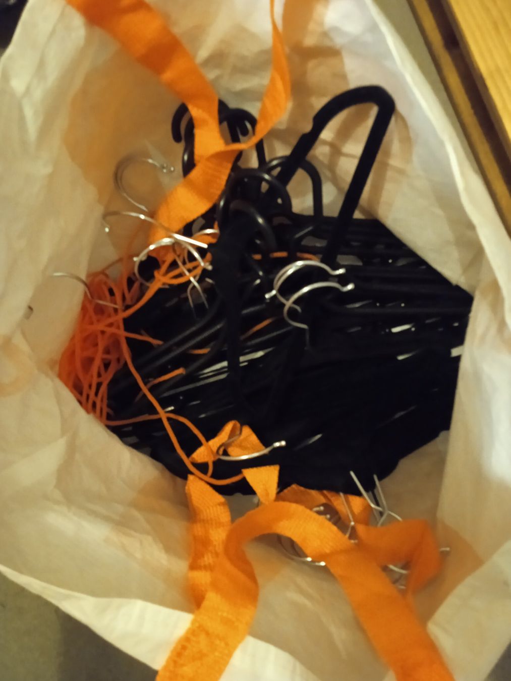 Tutti gli attrezzi: Hangers – Nuovo (secondo la descrizione) da Flums venduto da hec_flums