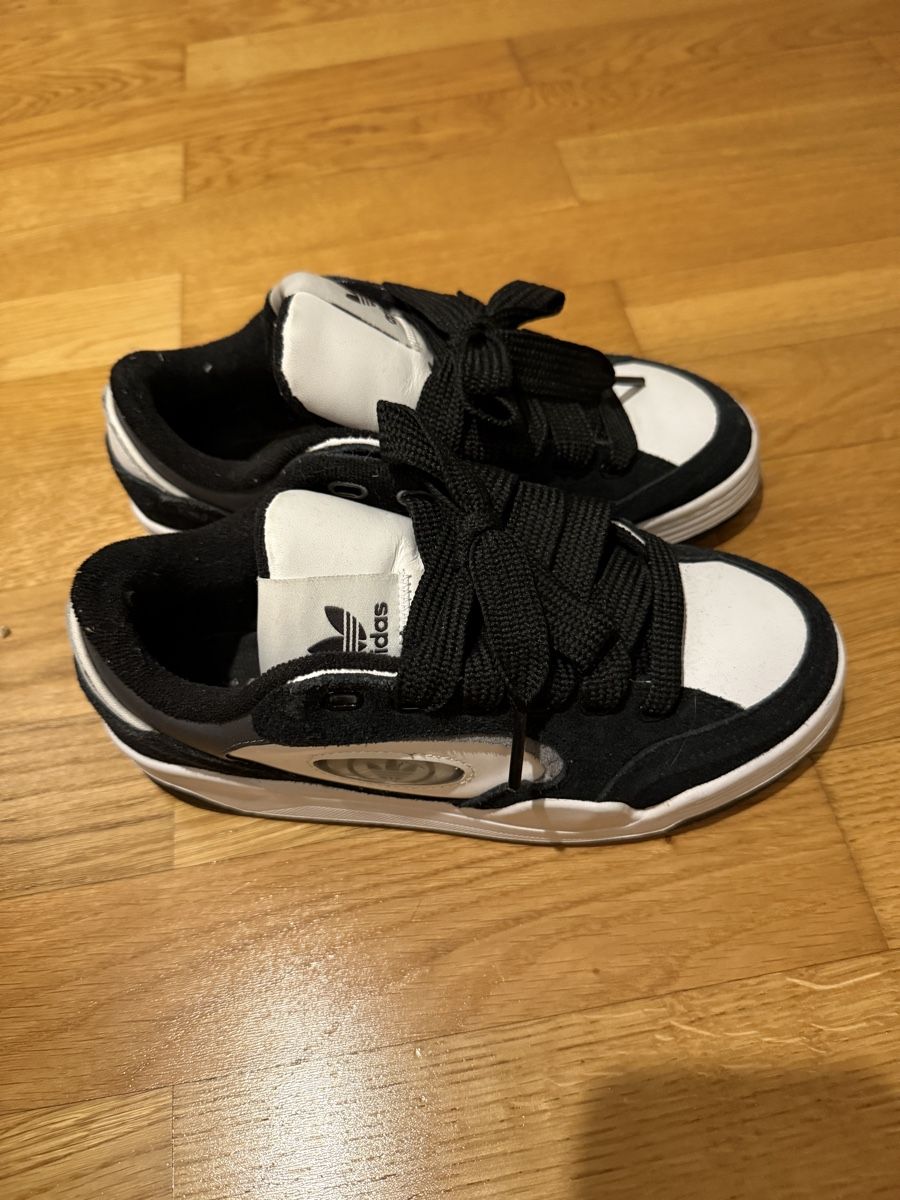 Adidas Scarpe da donna: Adidas Schuhe – Usato da Zürich venduto da jew_tq5x 1
