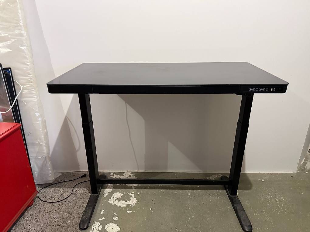 Tische: Stehtisch H 90  – Gebraucht aus Brüttisellen von ZalabaDesign 2