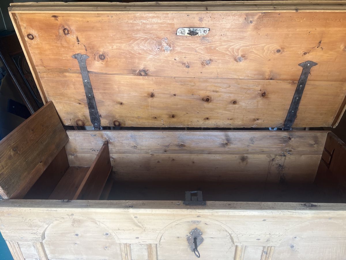 Cassapanche: Arventruhe Graubünden – Usato da Gossau SG venduto da Keller-Antiques 4