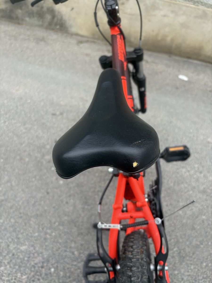 Decathlon Velos: VTT Rockrider 500 de B'Twin 24’’ - Orange, prêt pour l'été! – Gebraucht aus Bière von jojo112 5
