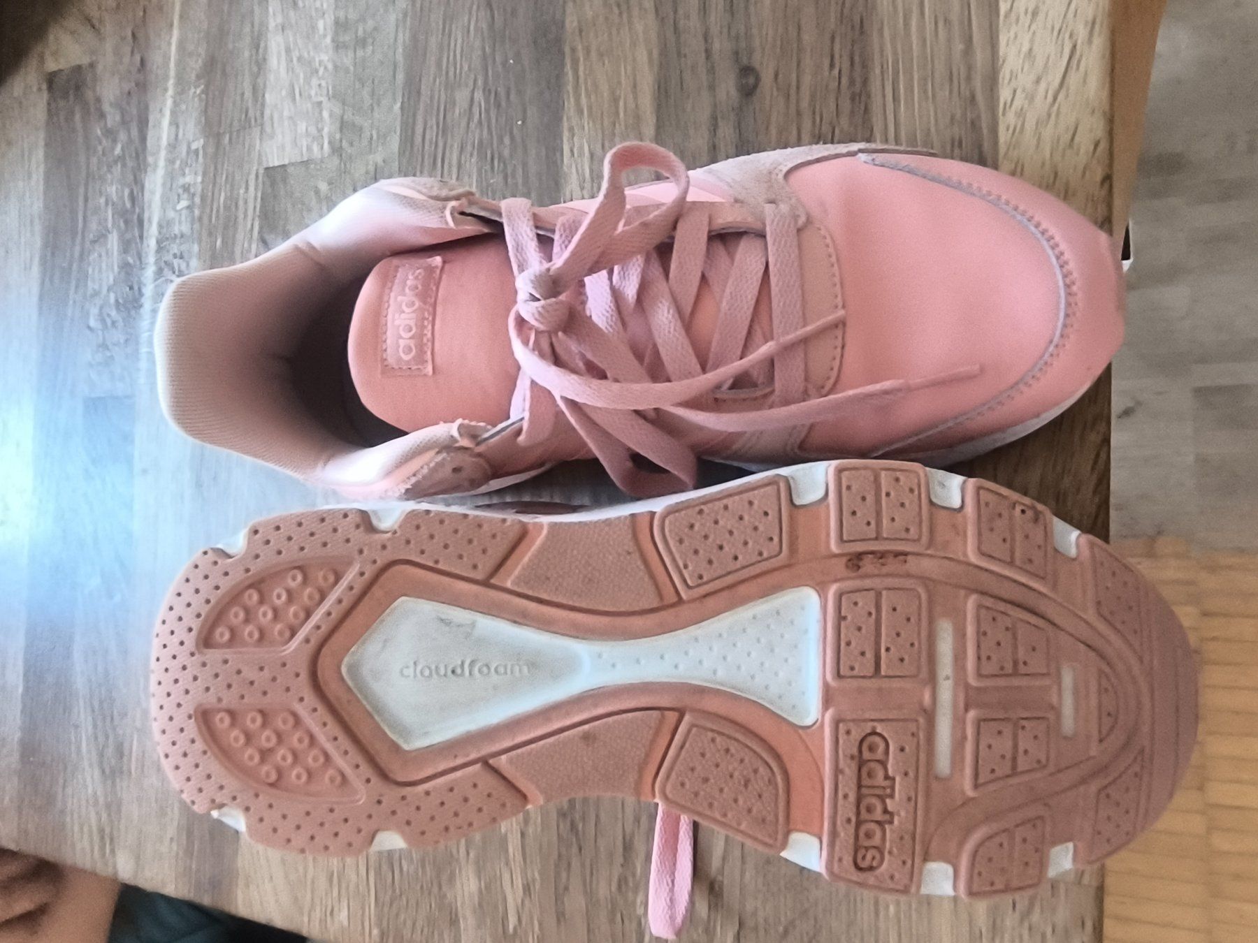 Adidas Scarpe da donna: Adidas Turnschuhe gebraucht Gr. 41 – Usato da Gebenstorf venduto da Genx74 1