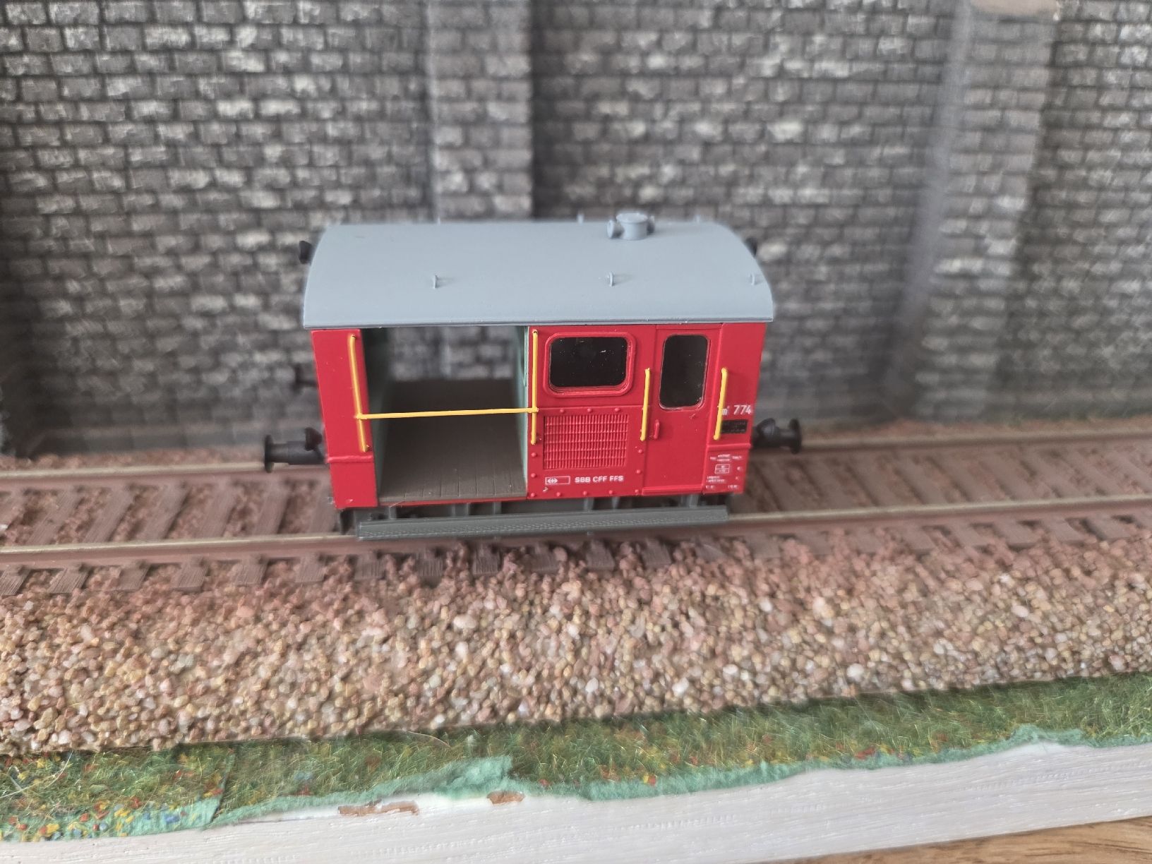 Modellini di ferrovie: Weinert Modellbau Tm II Rot – Usato da Berikon venduto da Jocyalga