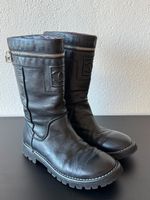 Biker boots Chanel en cuir noir