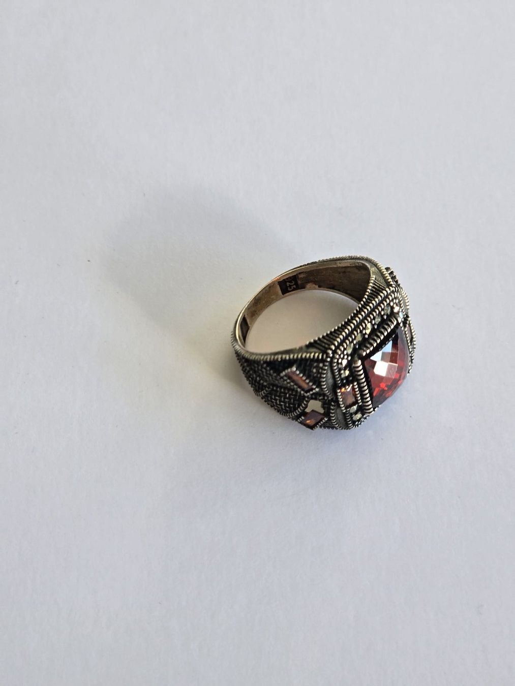 Anelli: Bague en argent, Zircon, taille 61 – Nuovo e nell'imballaggio originale da Neuchâtel venduto da NIDAVELIR