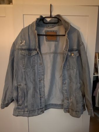 Baggy-Jeansjacke von Stradivarius, Grösse S