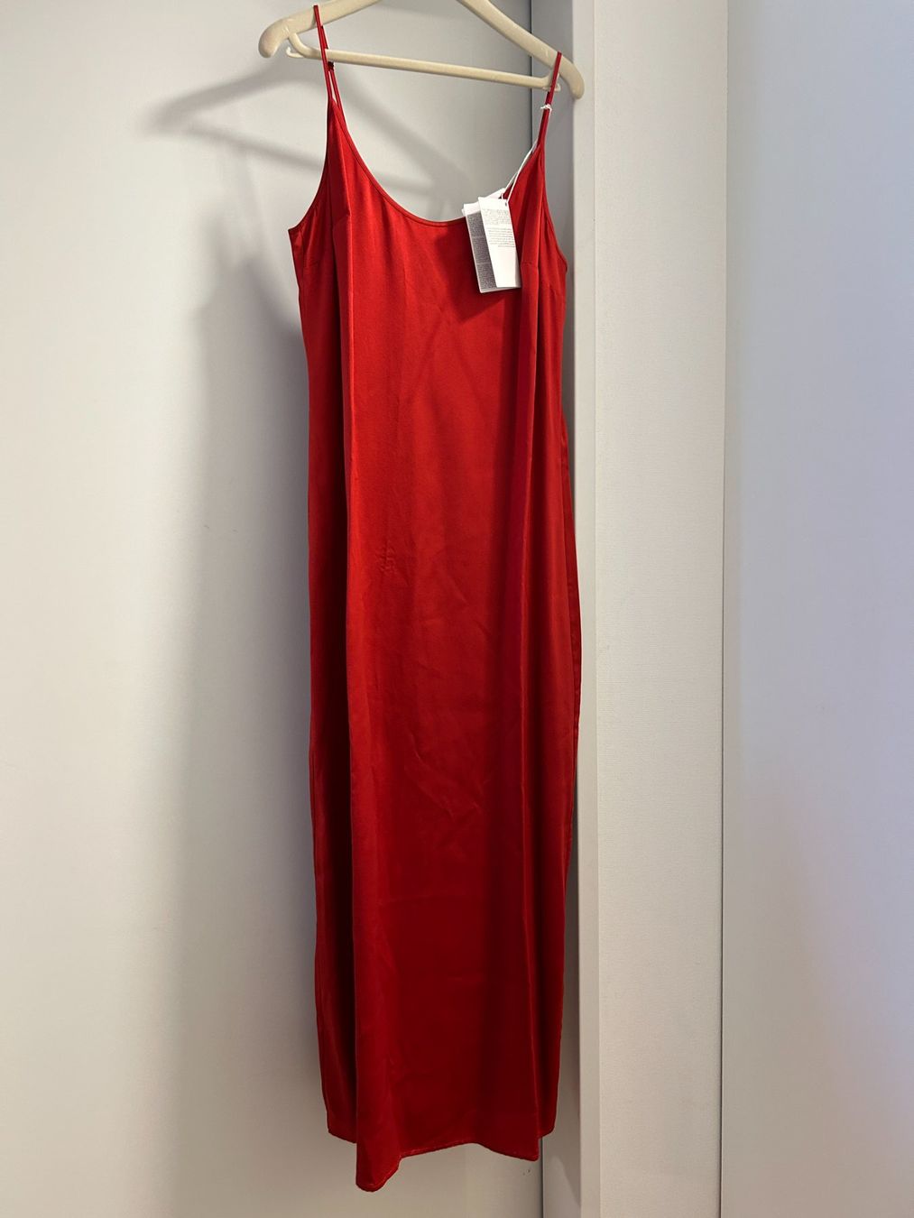La Perla Vestiti: Neu: Rotes La Perla Kleid, 100% Seide, wunderschön & elegant – Nuovo e nell'imballaggio originale da Küsnacht ZH venduto da filo_fila8700 2