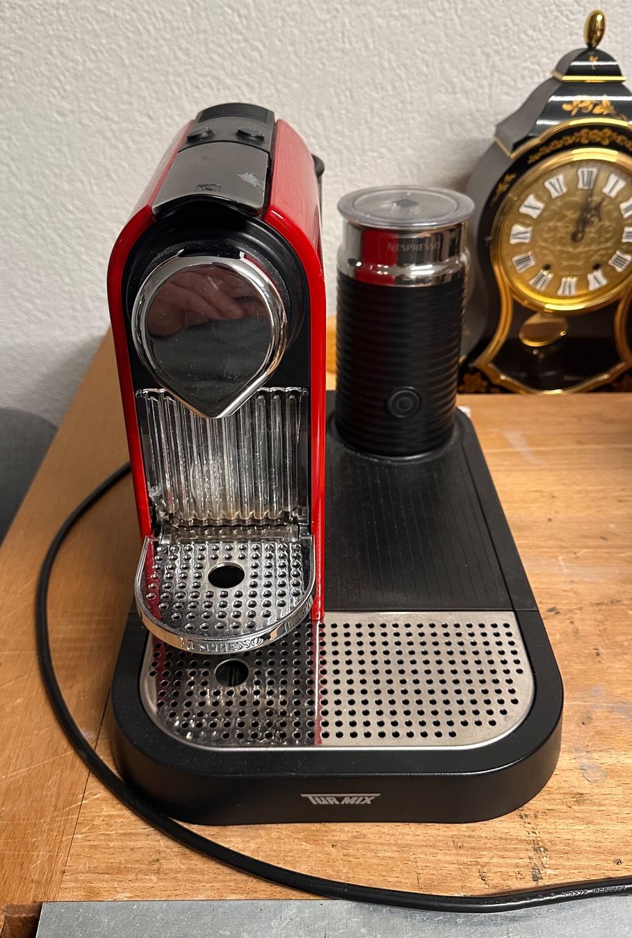 Nespresso Macchine per caffè & Macchine per espresso: Nespresso Kaffemaschine mit Milchaufschäumer – Usato da Uitikon Waldegg venduto da verkaufgenie88