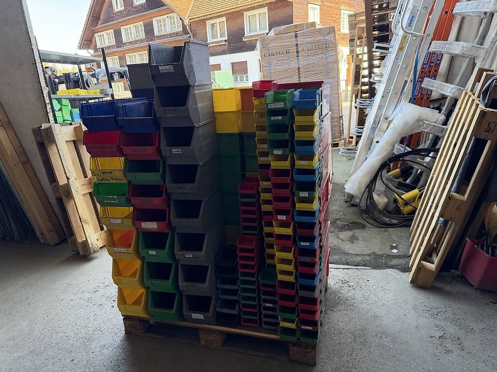 Contenitori & Simili: 265 Stk diverse gebrauchte Sortierboxen Stapelboxen – Usato da Necker venduto da liq24 2