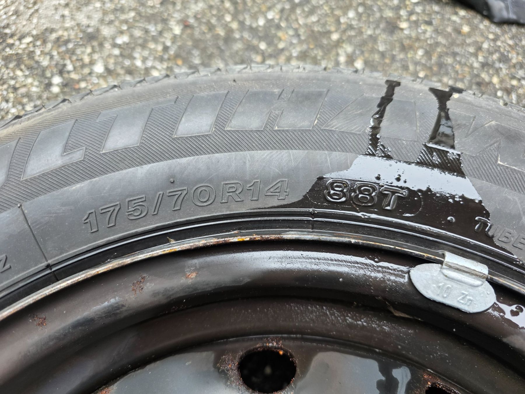 Firestone Pneus & Kompletträder: Komplett Räder 175/70/R14 – Gebraucht aus Lostorf von rubileo 2