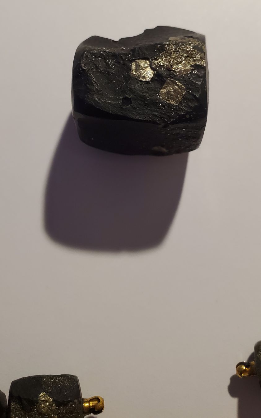 Catenine: Collier shunguite pyrite – Usato da Bex venduto da Eezolyl 9