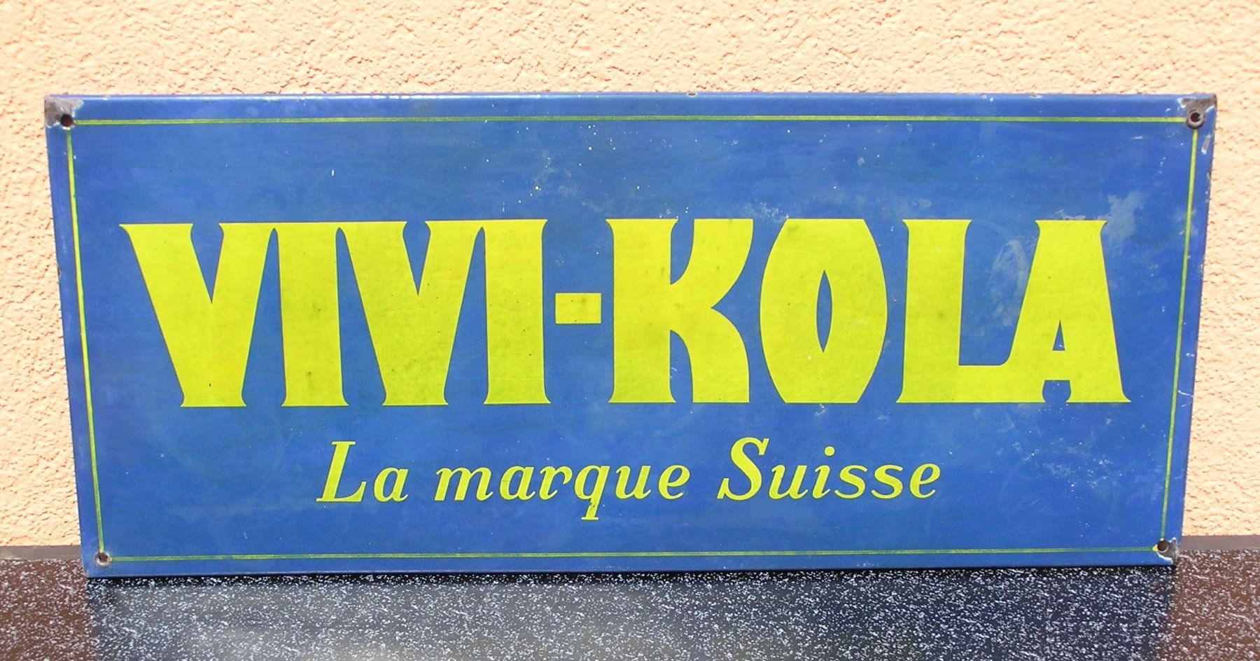 Insegne: VIVI-KOLA EMAILSCHILD ORIGINAL – Usato da Grenchen venduto da Antique-hunter