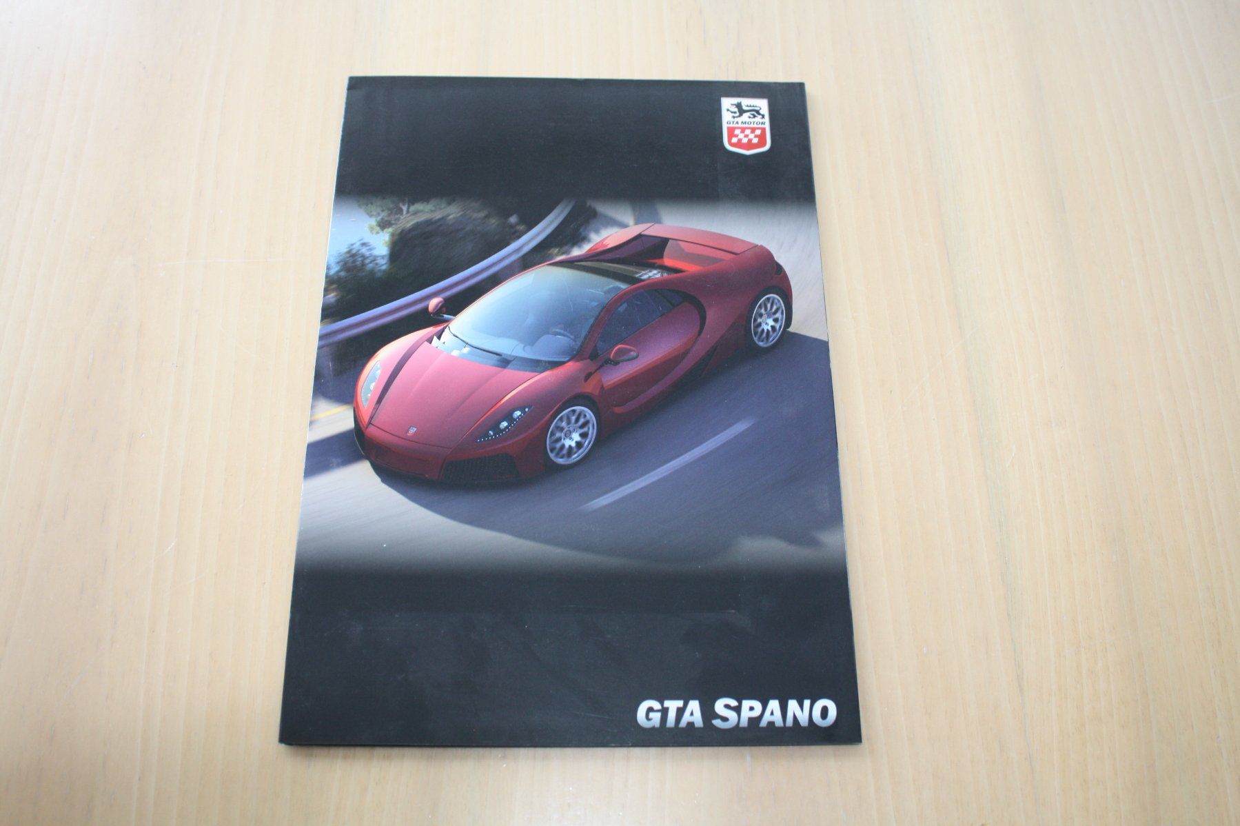 Documenti: GTA Spano Hochglanz Prospekt – Usato da Wikon venduto da erwin400