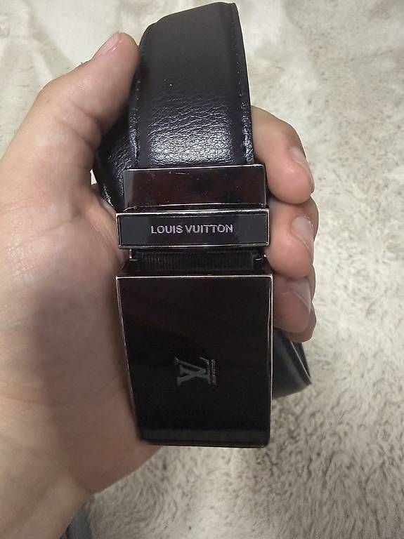 Louis Vuitton Gürtel: Luis vuitton Gürtel – Gebraucht aus Flawil von ste_l8l7 1