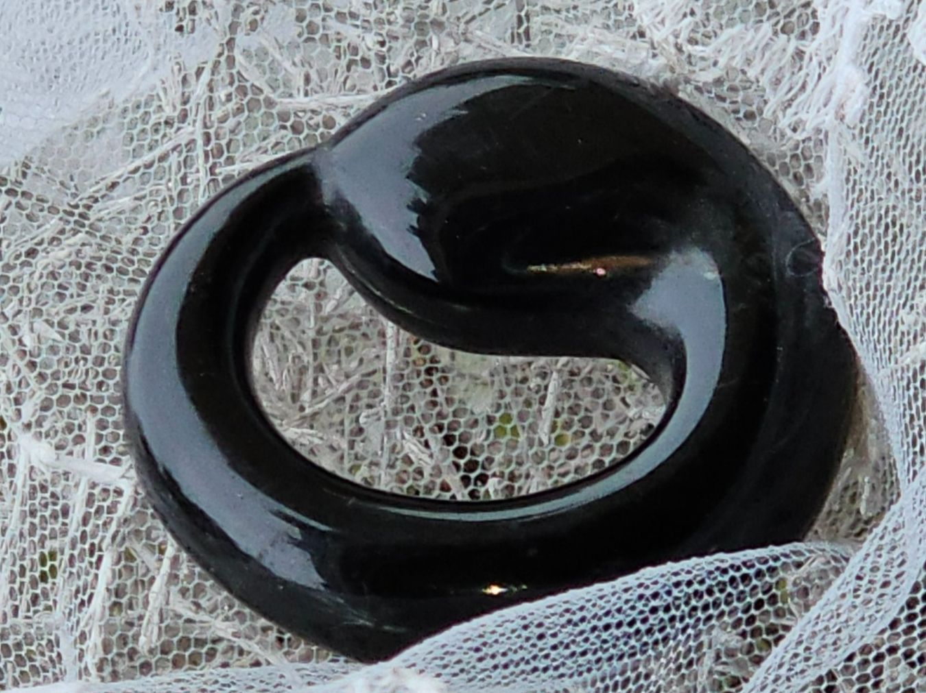 Ciondoli: Vintage Anhänger Bakelite Mutter&Kind – Usato da Münchenbuchsee venduto da babilibern 2