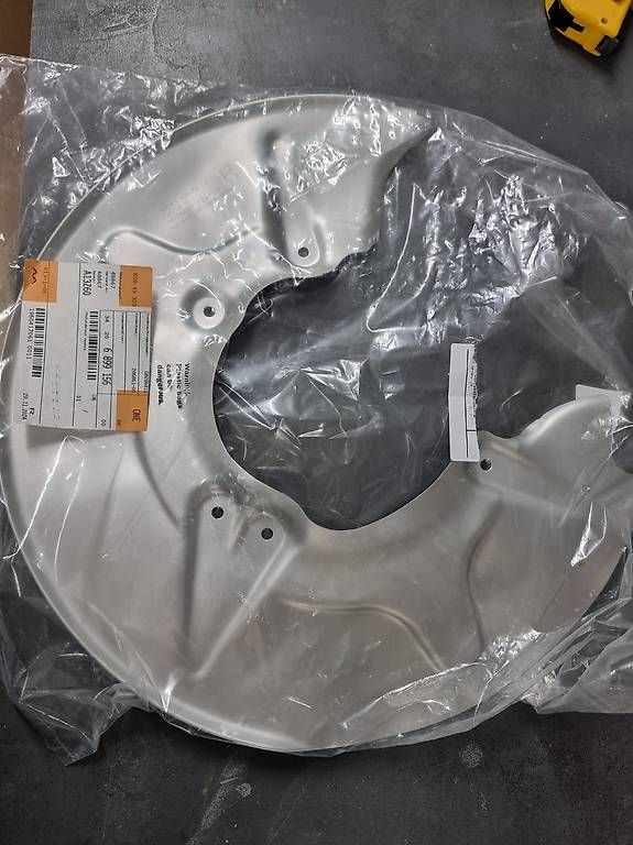 BMW Tutti pezzi di ricambio auto: Original BMW G30 Schutzblech links/rechts – Usato da Zihlschlacht venduto da Fan2002