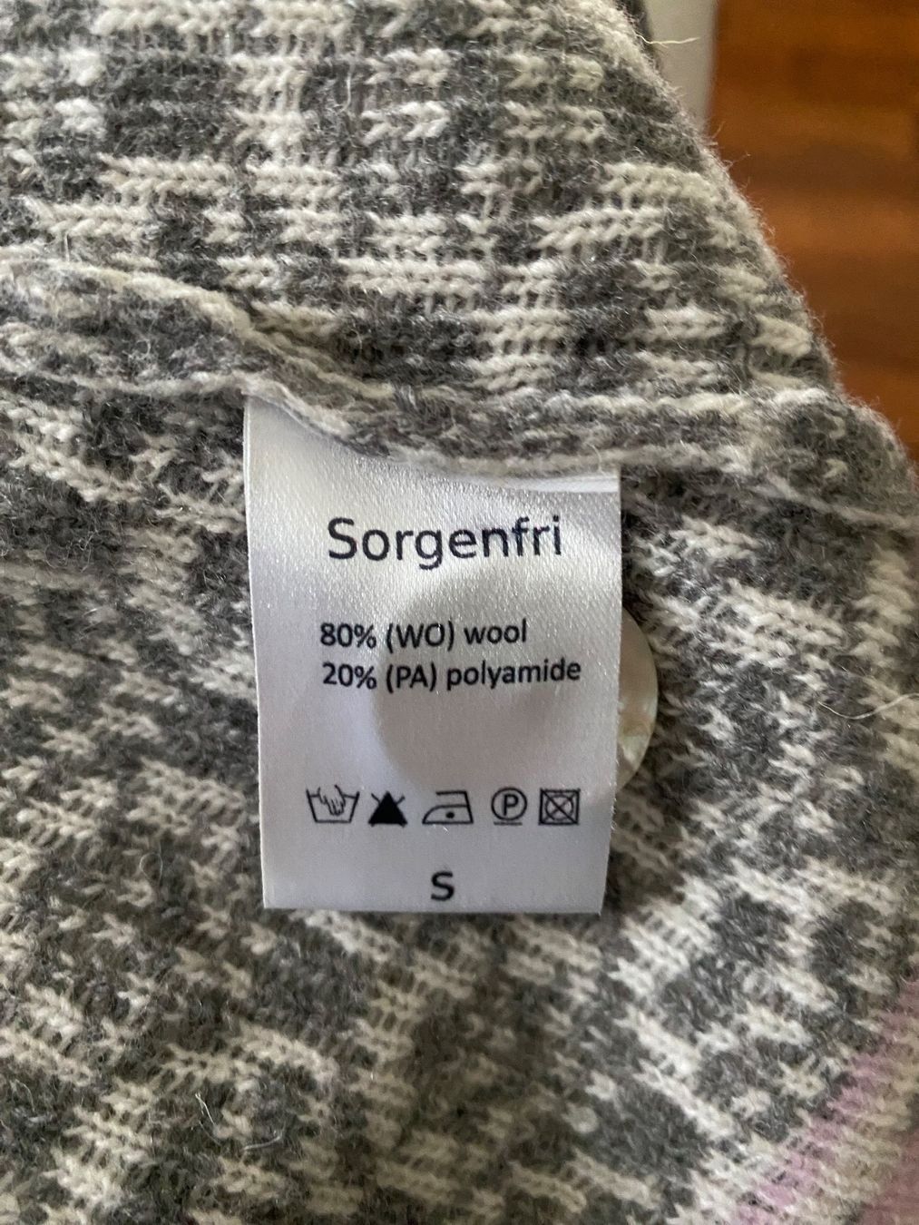 Sorgenfri Giacche: Wunderbare Sylt Strickjacke Gr. S – Usato da Rüti ZH venduto da Tredeschin 8