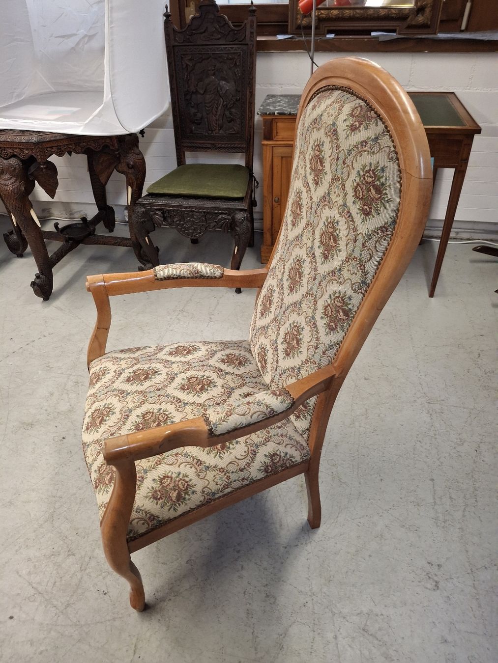 Poltrone: Antiker Sessel mit Blumenmuster – Usato da Fislisbach venduto da HurtiBrocki 3