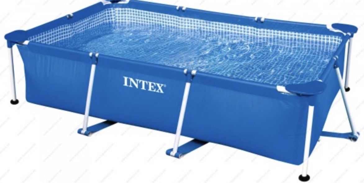 Intex Piscine: Intex Frame Pool mit Bodenmatten gebrauchter Zustand – Usato da Untersiggenthal venduto da Jaymoni