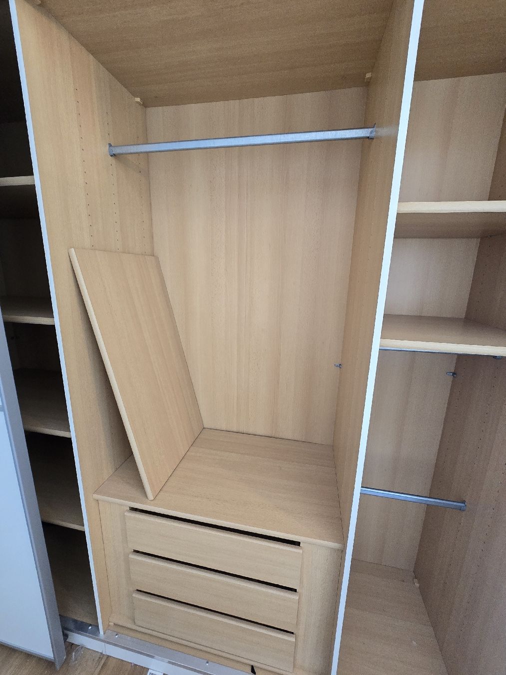 Armadi: Kleiderschrank  – Usato da Hünenberg venduto da len_xx6m 5