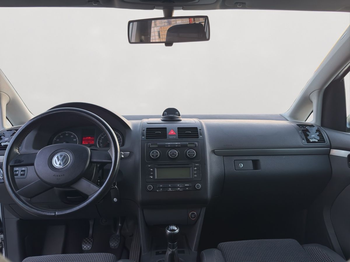 VW Autos: VW Touran 1.6 – Gebraucht aus Triengen von AS58 7