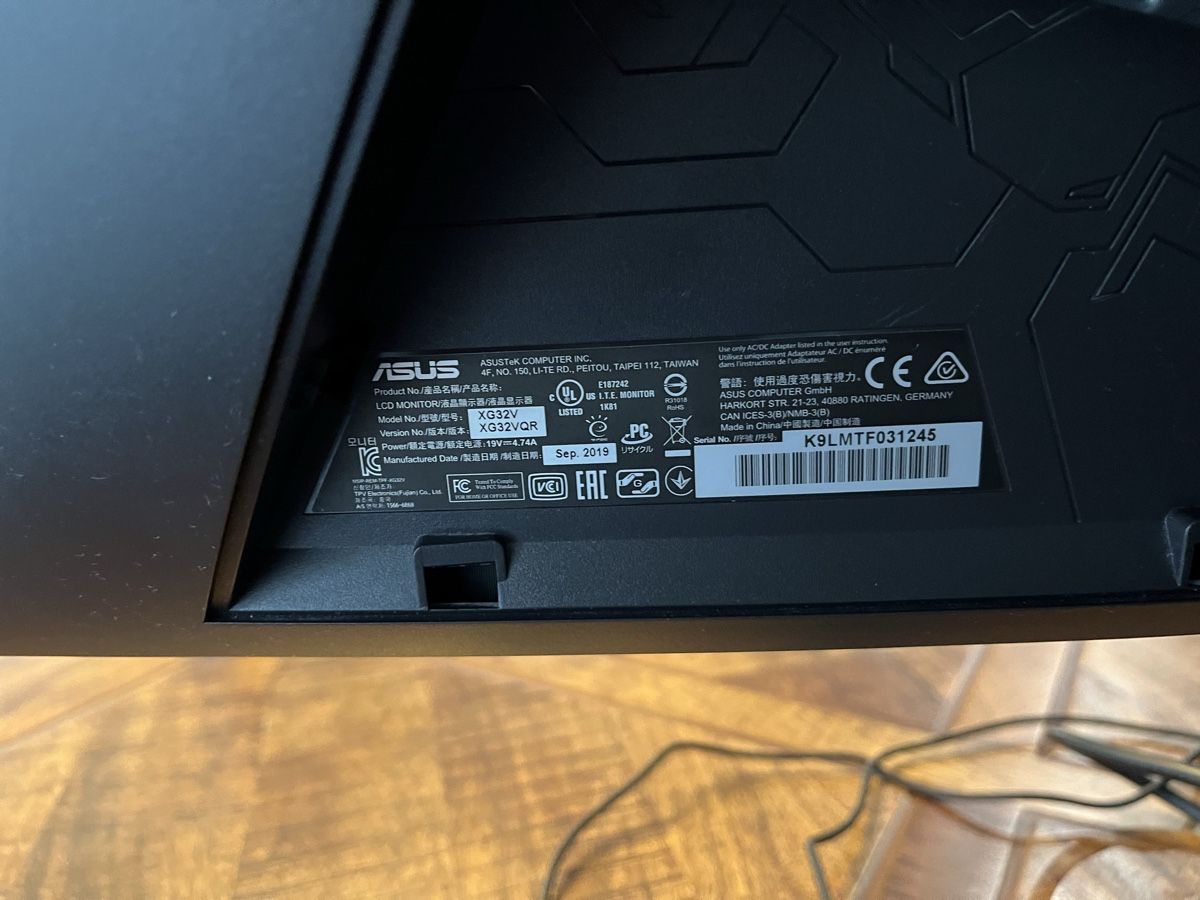 Monitor: Curved Gaming Bildschirm DEFEKT  – Difettoso da Zürich venduto da divertimento4 5