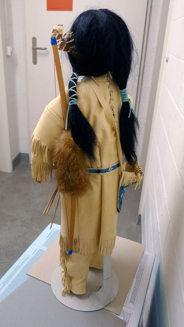 Puppen: Indian Native Puppe (Mann) 70cm – Gebraucht aus Ehrendingen von Wolfmanjack 1