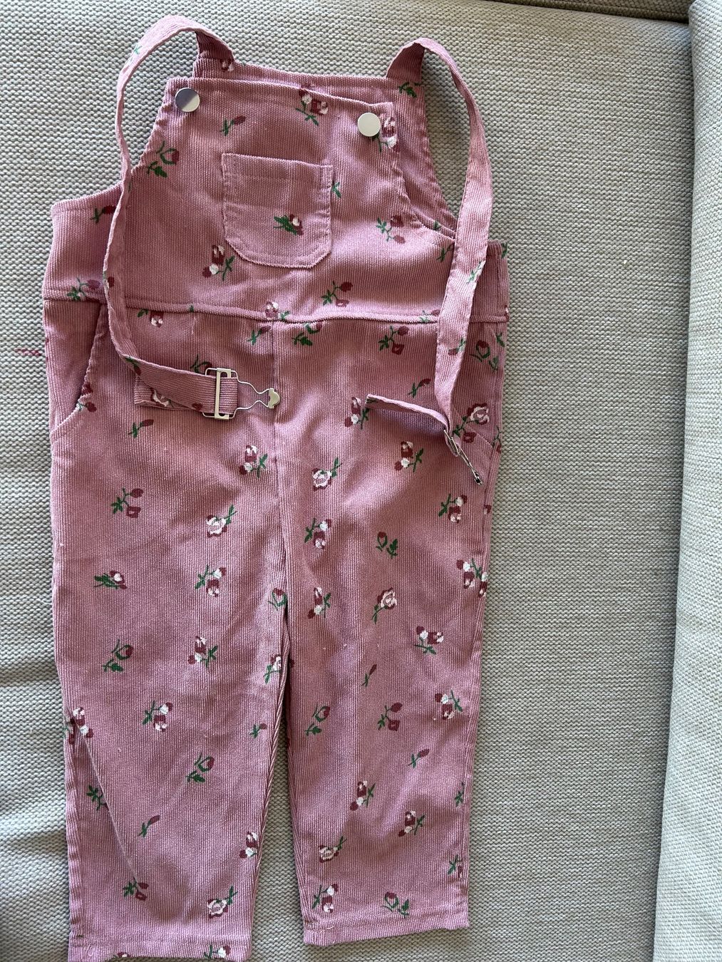 Lotti & Set di vestiti: jumpsuit +shirt size 120 – Nuovo (secondo la descrizione) da Epalinges venduto da kat_lyp6 2