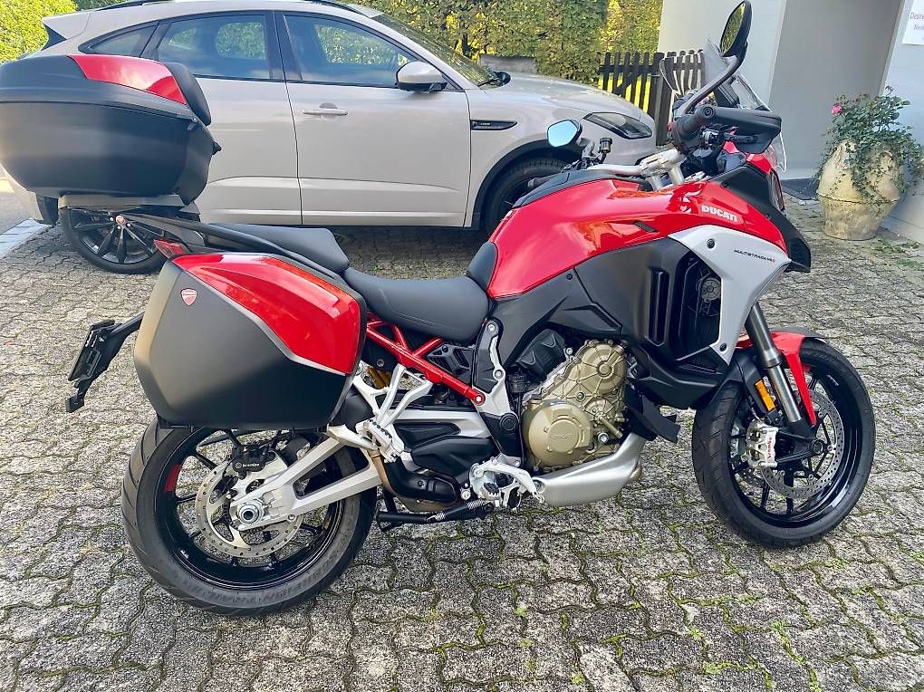 Touring: Ducati Multistrada V4S Travel & Radar Red – Usato da Niederhasli venduto da Earlsaegi 1