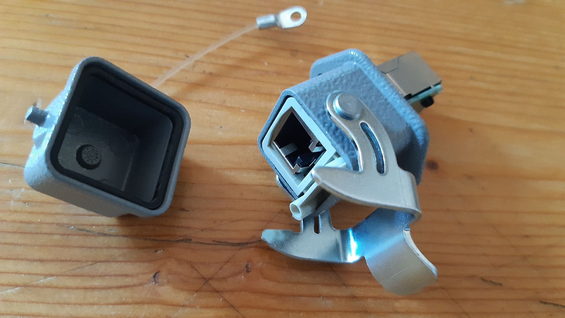 Spine: HARTING RJ45 Einbausteckverbinder, – Nuovo (secondo la descrizione) da Oey venduto da Parkplatzbrocki
