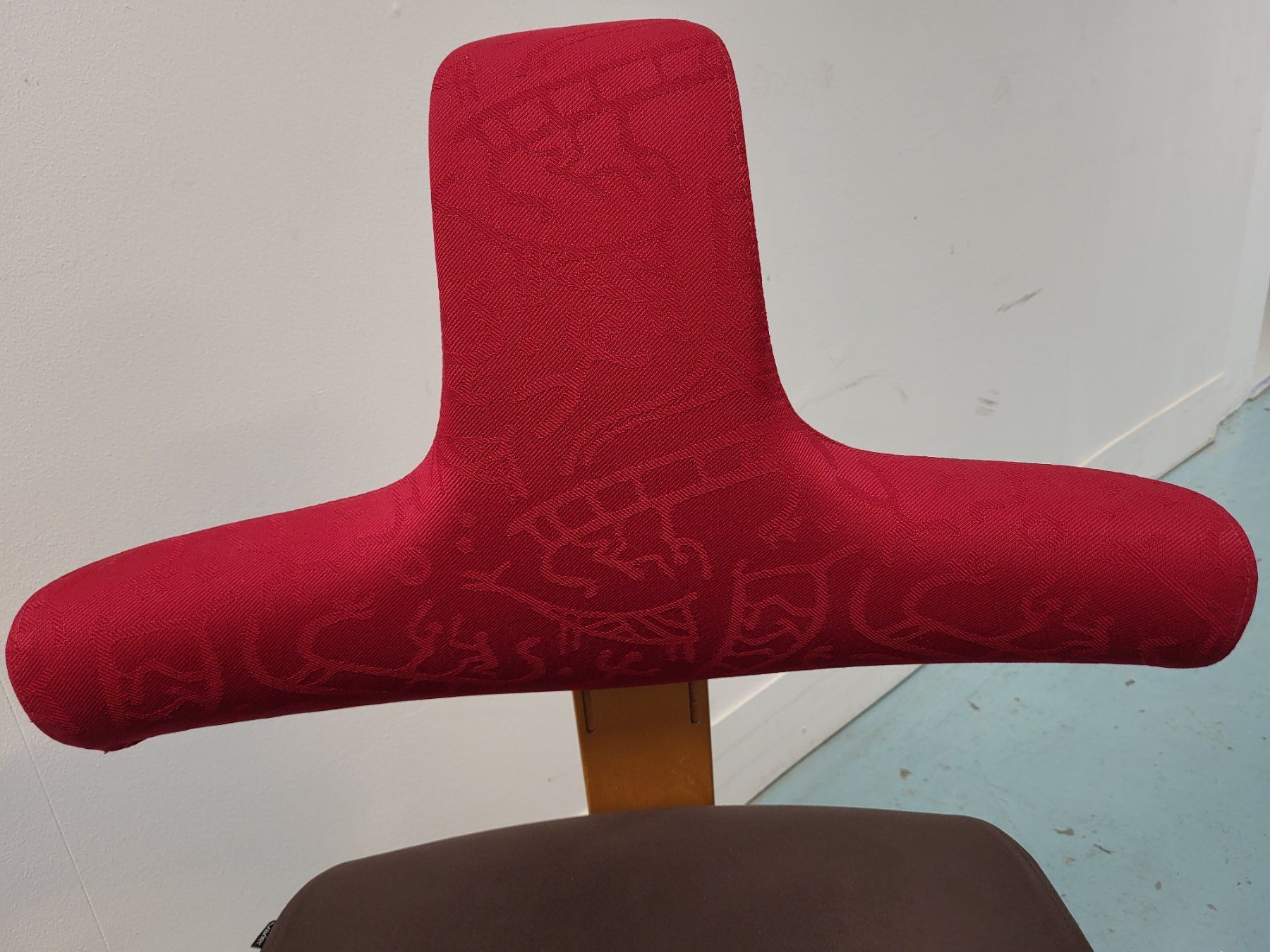 Varier Stühle: Stokke Varier ''Thatsit Balans'' – Gebraucht aus Brügg BE von POU-BELLE 8