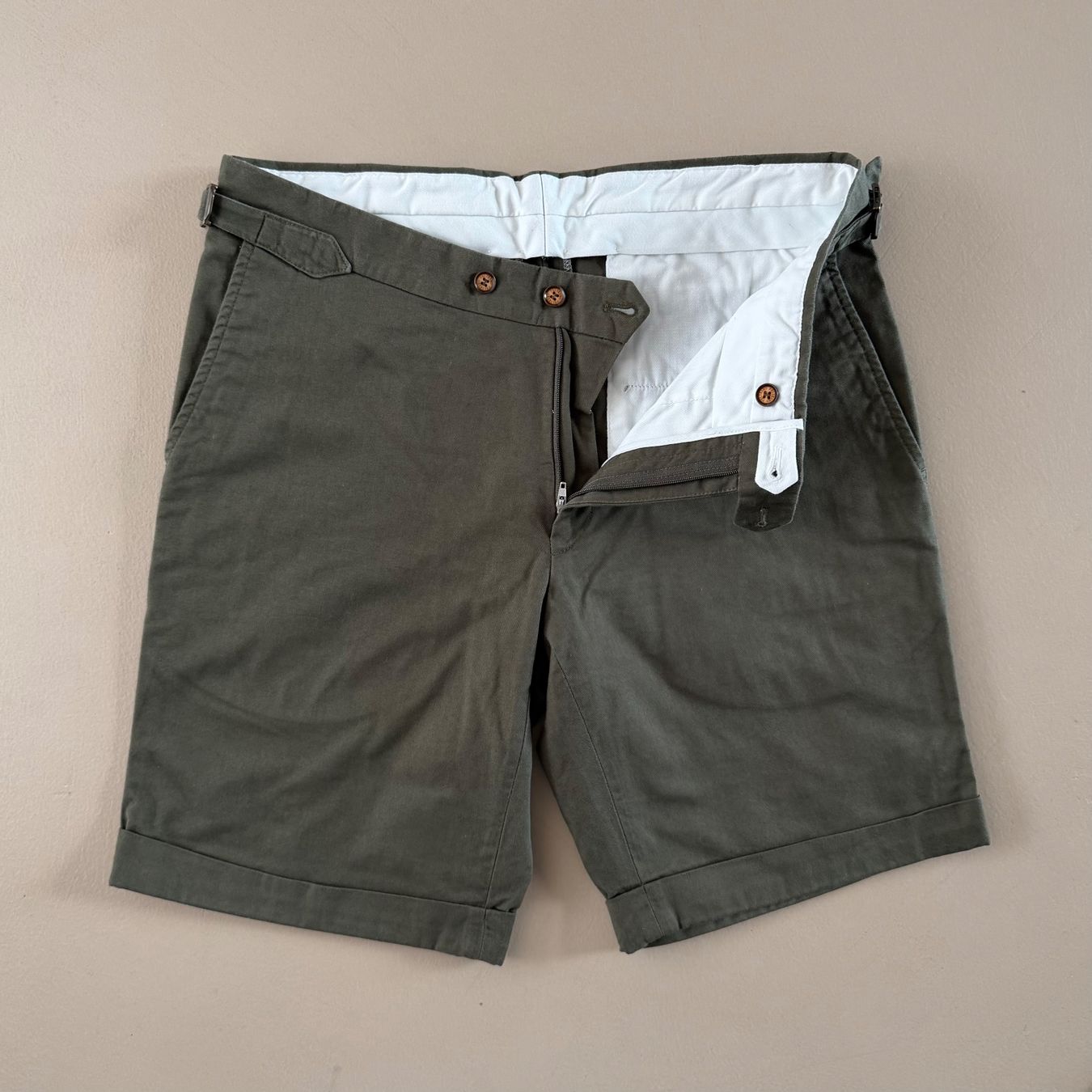 Pelikamo Pantaloni: PELIKAMO Shorts 💚 – Usato da Zürich venduto da ClosetQueen 1