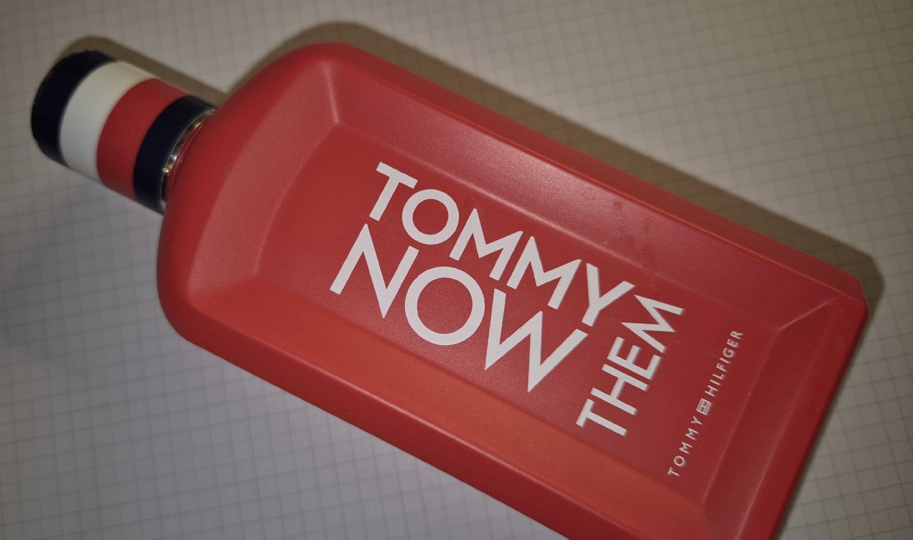 Altro in Stoviglie & Bicchieri: Tommy Hilfiger leere Parfume Flasche – Usato da Hedingen venduto da Zwackul