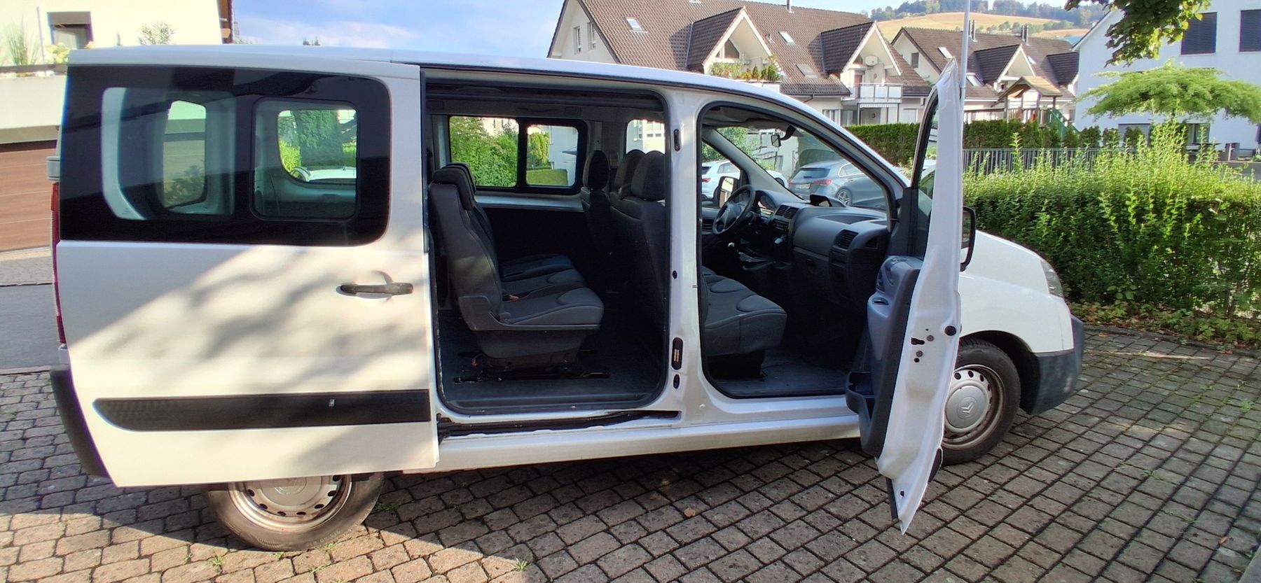 Citroën Véhicules utilitaires: Citroën Jumpy 1.6 HDi Limousine – D'occasion à Immensee par 123egli 1