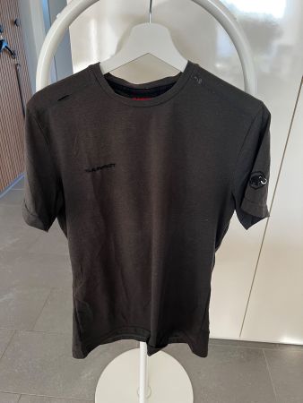 Mammut T-Shirt in Grösse M (Loch)