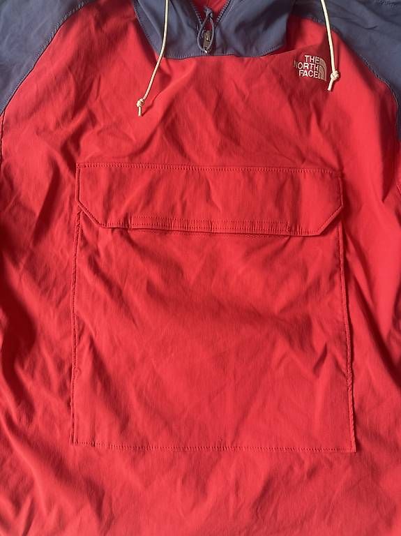 Vestes: North Face Red and Blue Windbreaker Jacket Medium – D'occasion à Zürich par Aes_1290 1