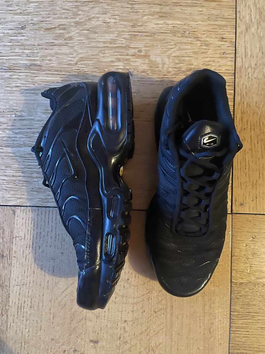 Herrenschuhe: NikeAir Max Tn Plus Triple Black – Neu (gemäss Beschreibung) aus Luzern von jokelulu
