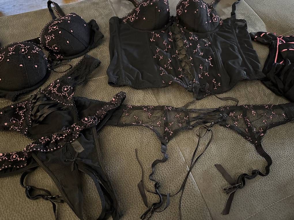 Altra biancheria intima: Wunderschönes Dessous-Set (einmaliger Gebrauch) – Usato da Lyss venduto da chr_p9zd