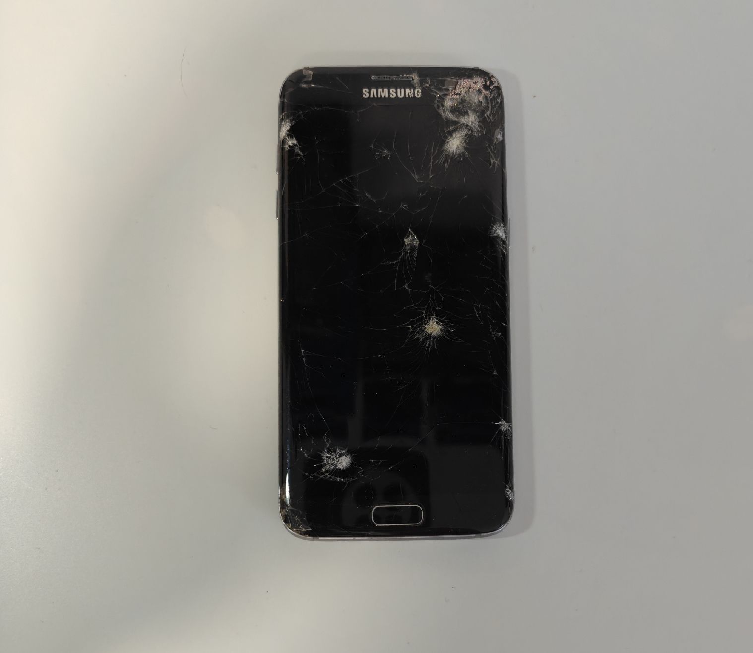 Samsung Telefoni cellulari / Smartphones: Samsung Galaxy S7 Edge – Difettoso da Ehrendingen venduto da Rocky985