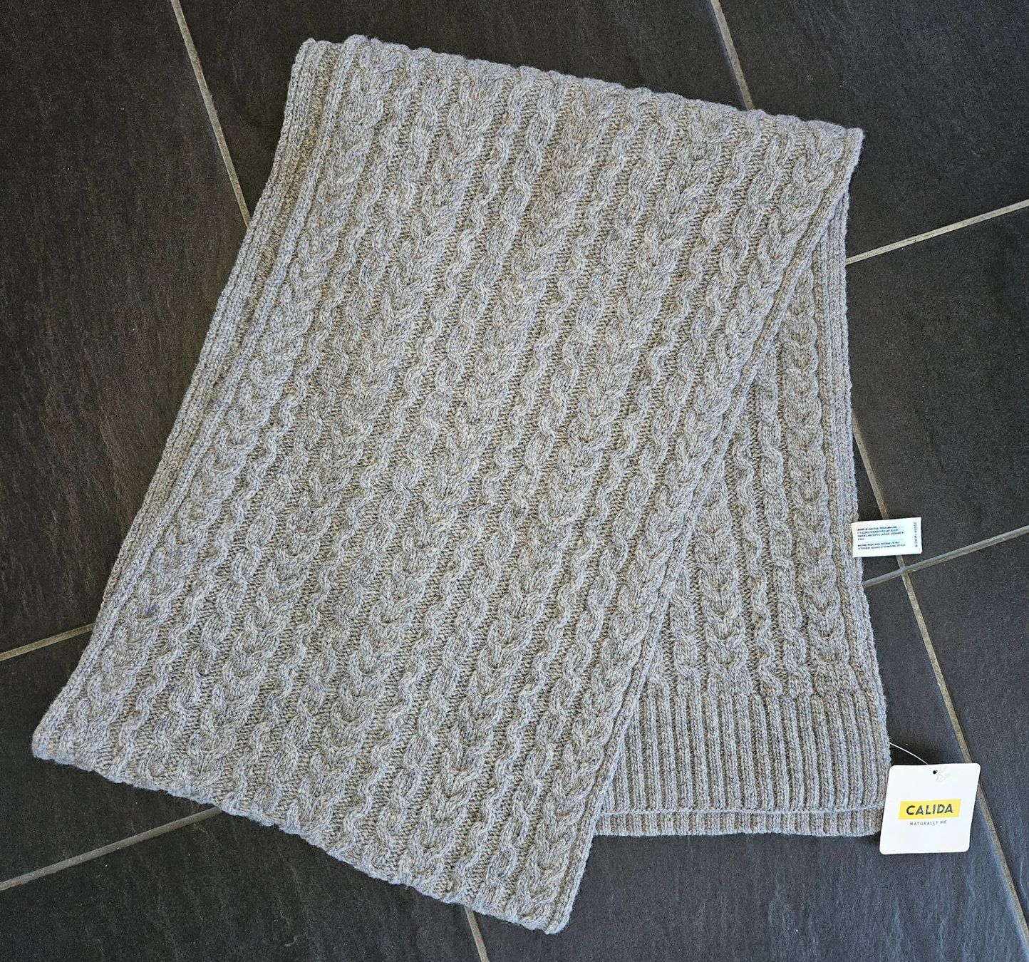 Foulards, Tücher & Schals: CALIDA Winterschal **NEU** – Neu und originalverpackt aus Gommiswald von Rickenblitz
