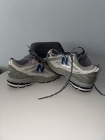 New Balance 1906R in Grey/Indigo