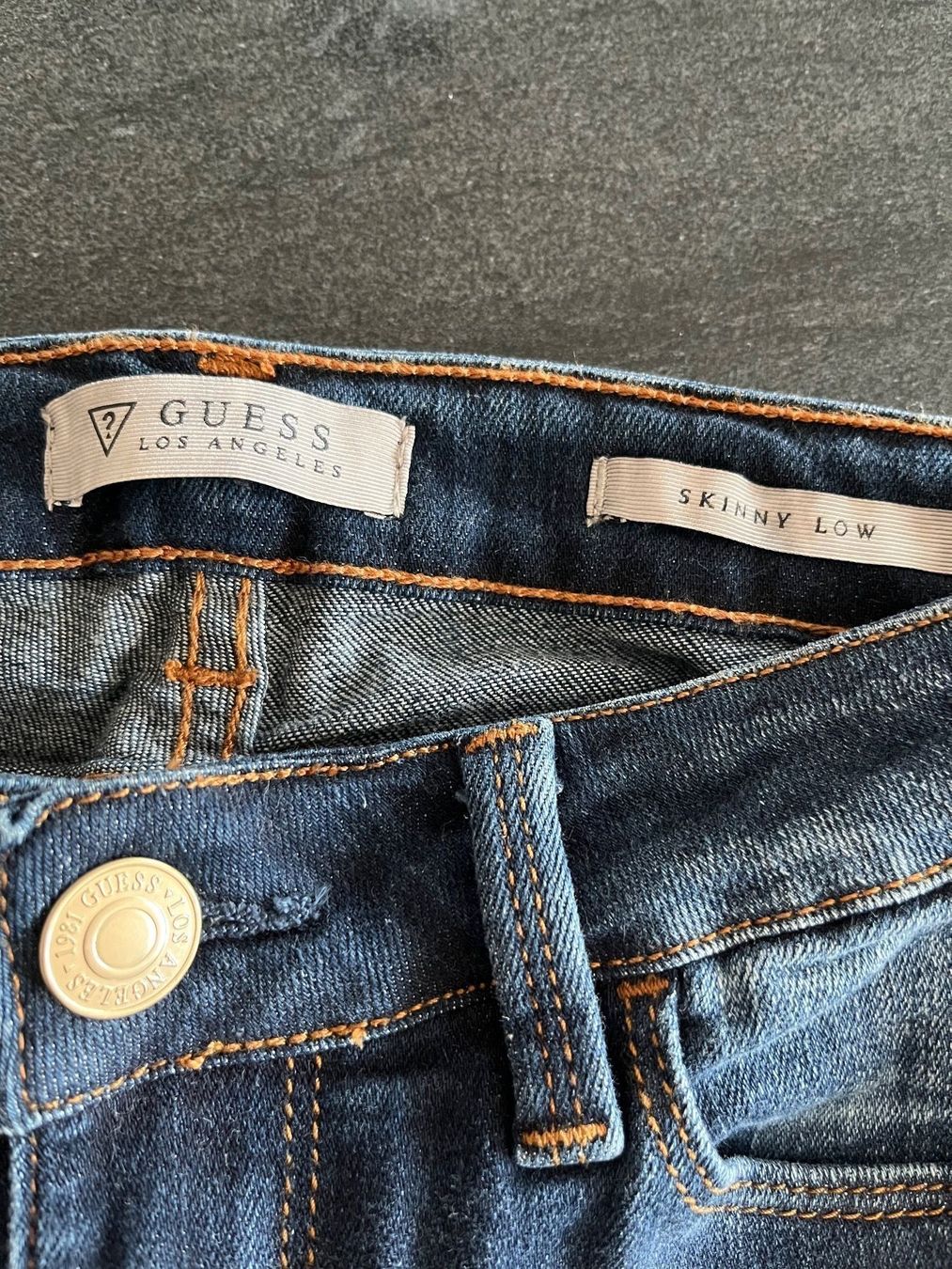 Guess Jeans: Guess Jeans Grösse 25 – Nuovo (secondo la descrizione) da Grafstal venduto da fynesong 7