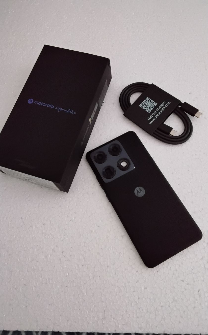 Motorola Telefoni cellulari / Smartphones: motorola signature  – Nuovo e nell'imballaggio originale da Langnau i. E. venduto da m.du 2
